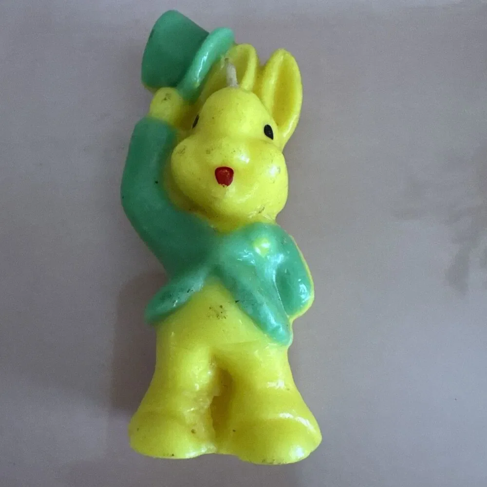 Vintage Gurley Candle Co Yellow Rabbits  Top Hats, Lot of 5, Unburned 3.5 Inch
